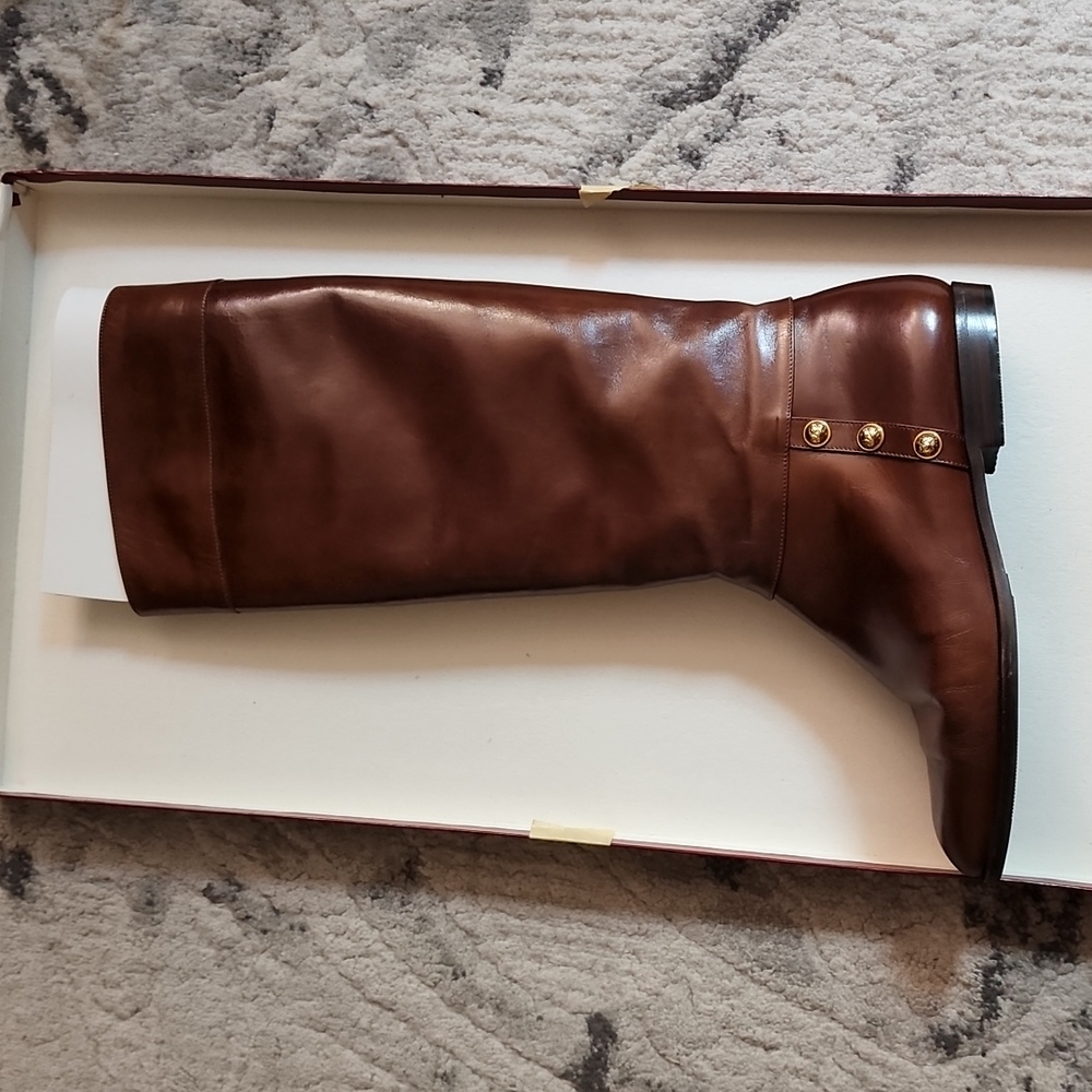 Ferragamo tan leather boots size 8